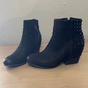 Gentle souls block fierce black stud ankle booties boot leather 6.5